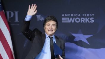 Trump spune că este o „onoare” să se întâlnească cu președintele Argentinei, Javier Milei, în Florida