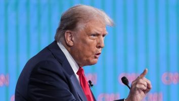 Un diplomat rus de rang înalt afirmă că Rusia este deschisă la orice discuţii de pace în Ucraina dacă Trump le iniţiază