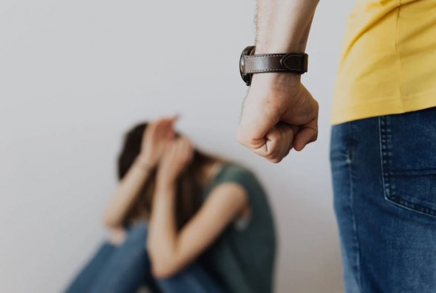 Azi e Ziua Internațională pentru Eliminarea Violenței împotriva Femeilor. O femeie este ucisă la fiecare 10 minute