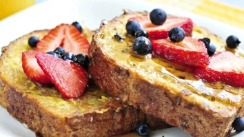 28 Noiembrie – Ziua toastului francez. Cum arată micul dejun care îți face dimineața mai dulce