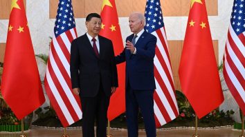 Joe Biden se va întâlni sâmbătă cu Xi Jinping. Ce vor discuta cei doi lideri