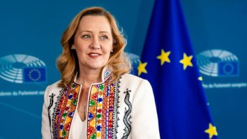 Elena Lasconi intră în turul 2, alături de Călin Georgescu. Cum arată ultimele sondaje