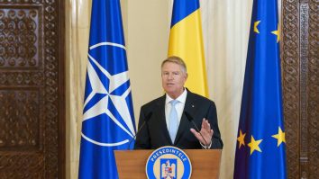 La final de mandat, Klaus Iohannis îndeamnă românii să voteze: „Suntem într-un nou moment de cumpănă. Nu există politicieni perfecţi şi nici personalităţi mesianice care să fie posesoarele unor soluţii miraculoase pentru problemele cu care se confruntă cetăţenii”