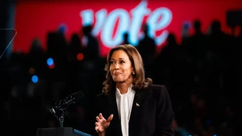 Kamala Harris l-a sunat Președintele ales Donald Trump. Democrata urmează să susțină un discurs