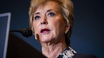 Donald Trump a ales-o pe Linda McMahon, co-președinta sa de tranziție,  candidată în funcția de ministru al Educației