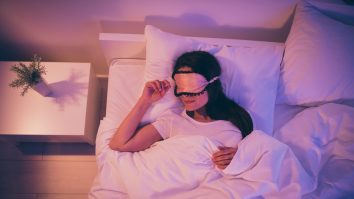 Spune-mi cum dormi ca să îți spun cine ești. Ce spune poziția ta de somn despre tine