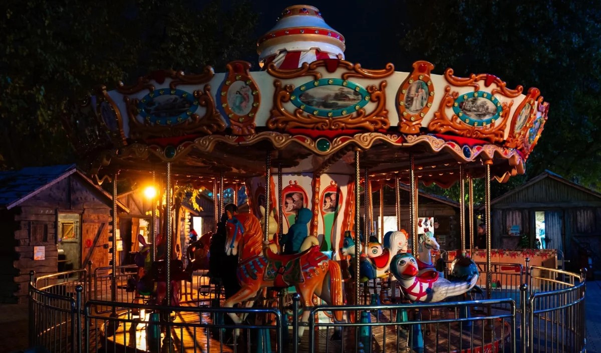 Unde mergi în acest weekend? Târgul „Poveste de Crăciun” de la Opera Comică revine cu multe surprize