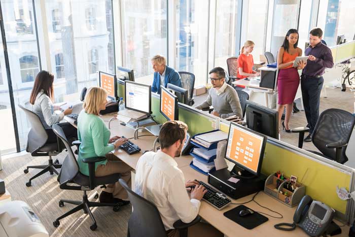 Generația Z preferă Inteligența Artificială în detrimentul managerilor. Antreprenor: „Utilizarea A.I.-ului aduce riscuri legate de etică, confidențialitate și securitate”