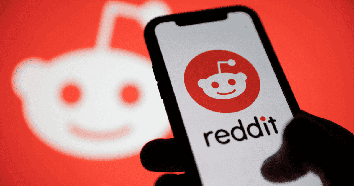 Reddit a depășit X și a devenit a cincea cea mai populară platformă social media din Regatul Unit