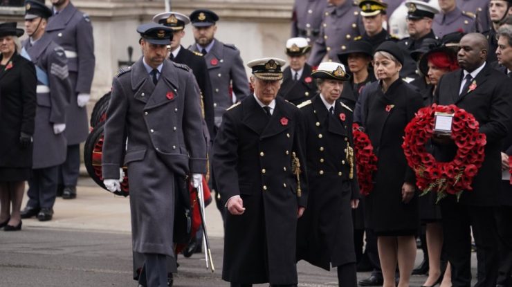 Regele Charles al III-lea și Prințesa Kate au participat la Duminica comemorării în amintirea personalului militar căzut la datorie în centrul Londrei