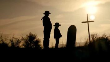 „Ce putem face pentru a îmbunătăți acest lucru?” Filmul „Rust” a avut premiera în Polonia, la trei ani după ce Halyna Hutchins a fost ucisă 