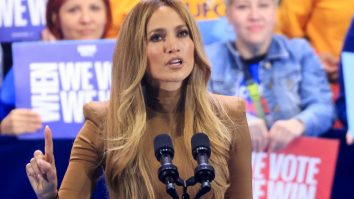 Jennifer Lopez s-a alăturat luptei politice și a prezentat-o pe Kamala Harris în Las Vegas. J.Lo:„Ar trebui să fim supărați, speriați și indignați”