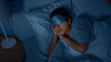 Utilizatorii TikTok transformă somnul într-un ritual de îngrijire personală. Ce este „Sleepaxxing”