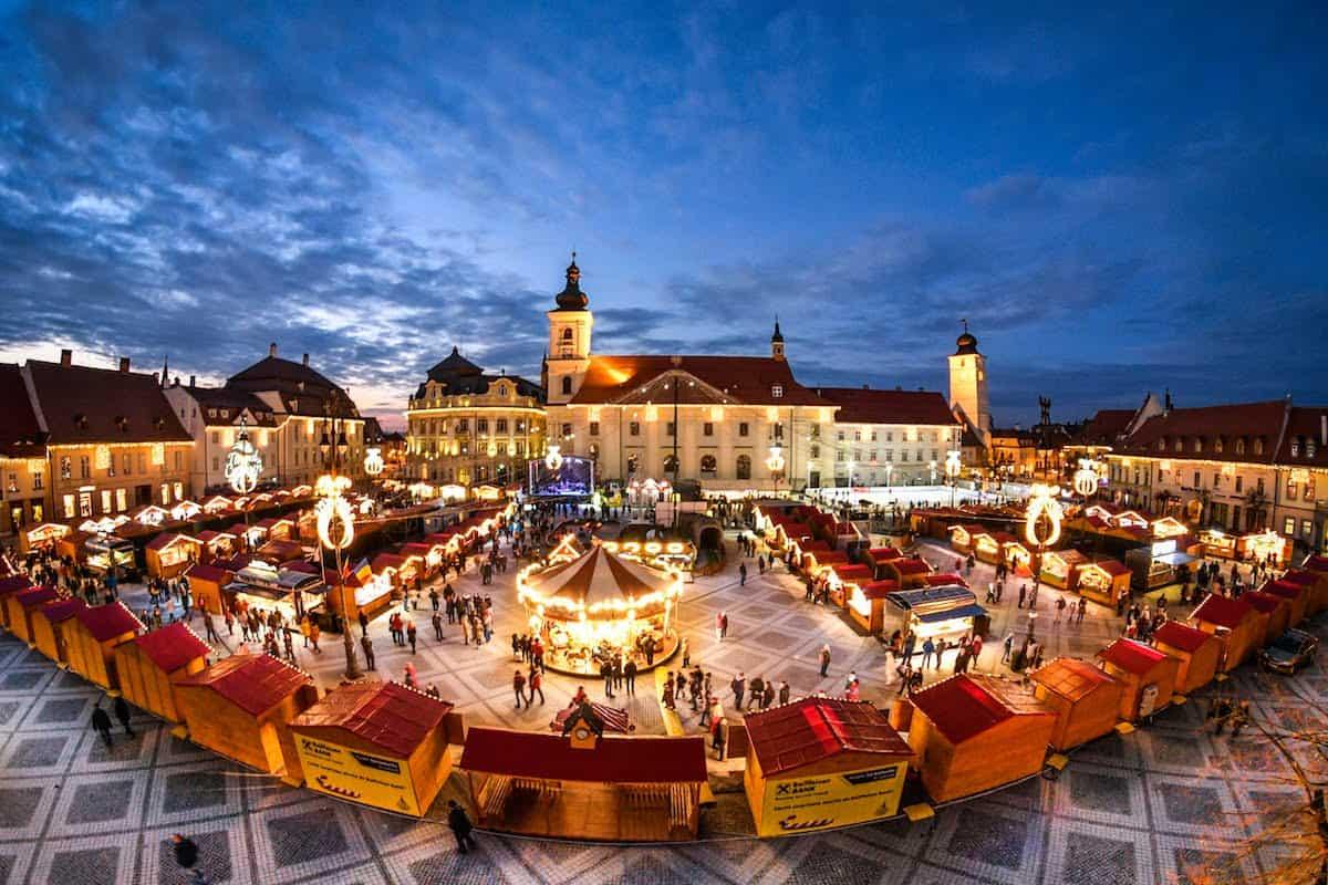 Târgul de Crăciun de la Sibiu s-a deschis oficial. Ce surprize de Crăciun te așteaptă în orașele din România