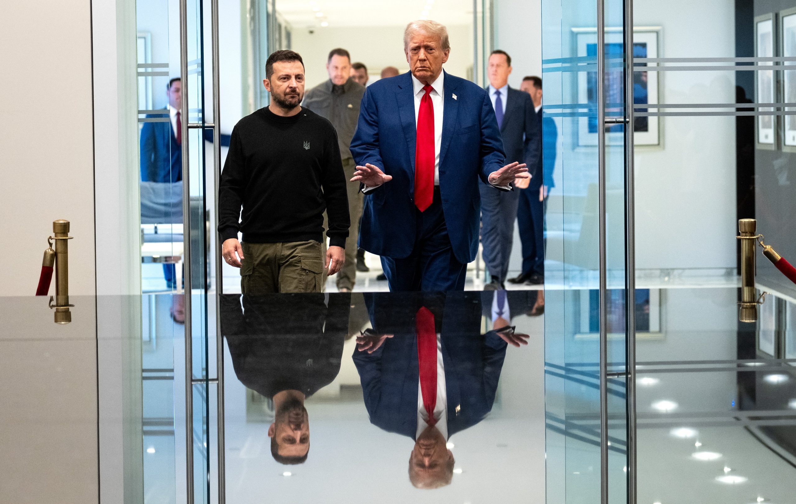Trump, Zelenski și Elon Musk au discutat la telefon despre războiul din Ucraina. Convorbirea a avut loc înainte de orice discuție cu Putin
