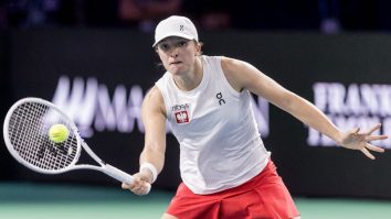 Iga Swiatek a fost suspendată din tenis pentru o lună după ce a fost testată pozitiv cu o substanță interzisă