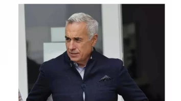 Ce scrie presa rusă despre Călin Georgescu: „A insistat cu prudenţă pentru normalizarea relaţiilor cu Rusia. Este rezervat cu privire la apartenenţa României la NATO”