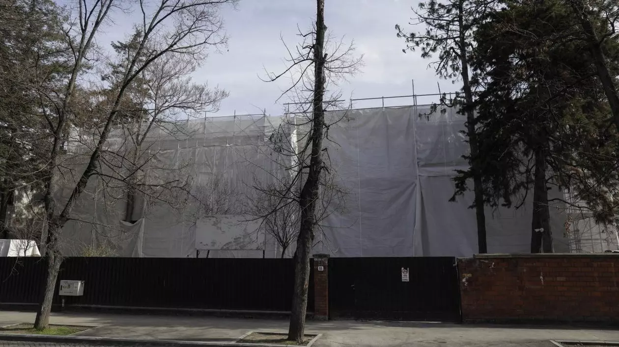 Au fost desecretizate costurile pentru renovarea vilelor din Aviatorilor nr. 86 și din Starostescu nr. 6. Iohannis spune că n-a cerut vilă de fost președinte, deși are dreptul