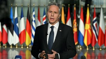 SUA avertizează împotriva amenințării Rusiei la adresa democrației. Antony Blinken: „Autoritățile române descoperă un efort rusesc de a influența alegerile prezidențiale”