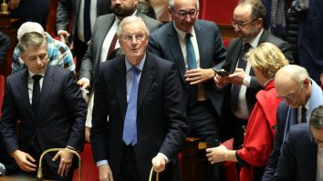 Demisia lui Barnier deschide ușa unei noi crize politice în Franța. Cum ne va afecta căderea guvernului de la Paris