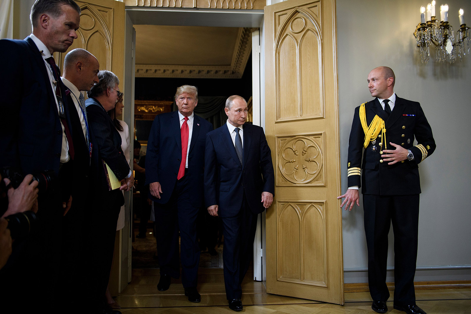 Trump promite că va discuta cu Putin încheierea războiului „oribil” din Ucraina. Cum se poziționează România?