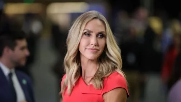 Lara Trump, nora Președintelui Donald Trump, și-a retras numele din cursa pentru un loc în Senat. Aceasta a sugerat că va face un anunț important în ianuarie