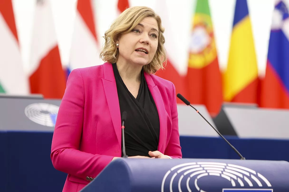 Comisia Europeană impune TikTok un ultimatum. Compania are 24 de ore în care să trimită informații și observații despre campania lui Călin Georgescu