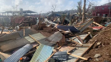 Locuitorii din Mayotte descriu „scenele apocaliptice” provocate de cea mai gravă furtună din ultimii 90 de ani: „Vedeam cum se apropie sfârșitul pentru mine”