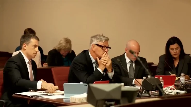 Cazul de ucidere din culpă a lui Alec Baldwin s-a încheiat. Procurorul nu va continua recursul din cauza neregulilor procedurale identificate de judecător