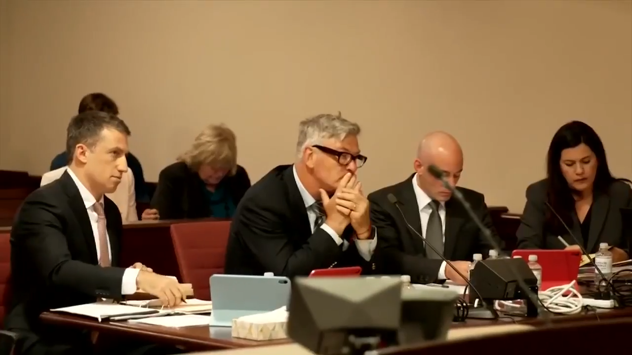 Cazul de ucidere din culpă a lui Alec Baldwin s-a încheiat. Procurorul nu va continua recursul din cauza neregulilor procedurale identificate de judecător