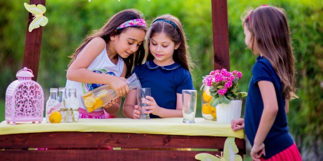 Mela Education Kids a creat un curs de antreprenoriat pentru cei mici. Fondator: „Copiii vor deveni mult mai încrezători în ei și vor învăța să fie mult mai independenți” Mela Education Kids a creat un curs de antreprenoriat pentru cei mici. Fondator: „Copiii vor deveni mult mai încrezători în ei și vor învăța să fie mult mai independenți”