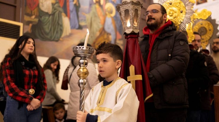 Creștinii sirieni participă la slujbe, iar școlile se redeschid la o săptămână după căderea lui Assad