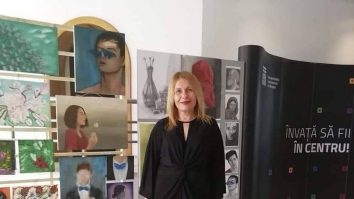 O profesoară din Brașov a câștigat titlul de cea mai rapidă cititoare din lume. Cine este Teodora Voinescu