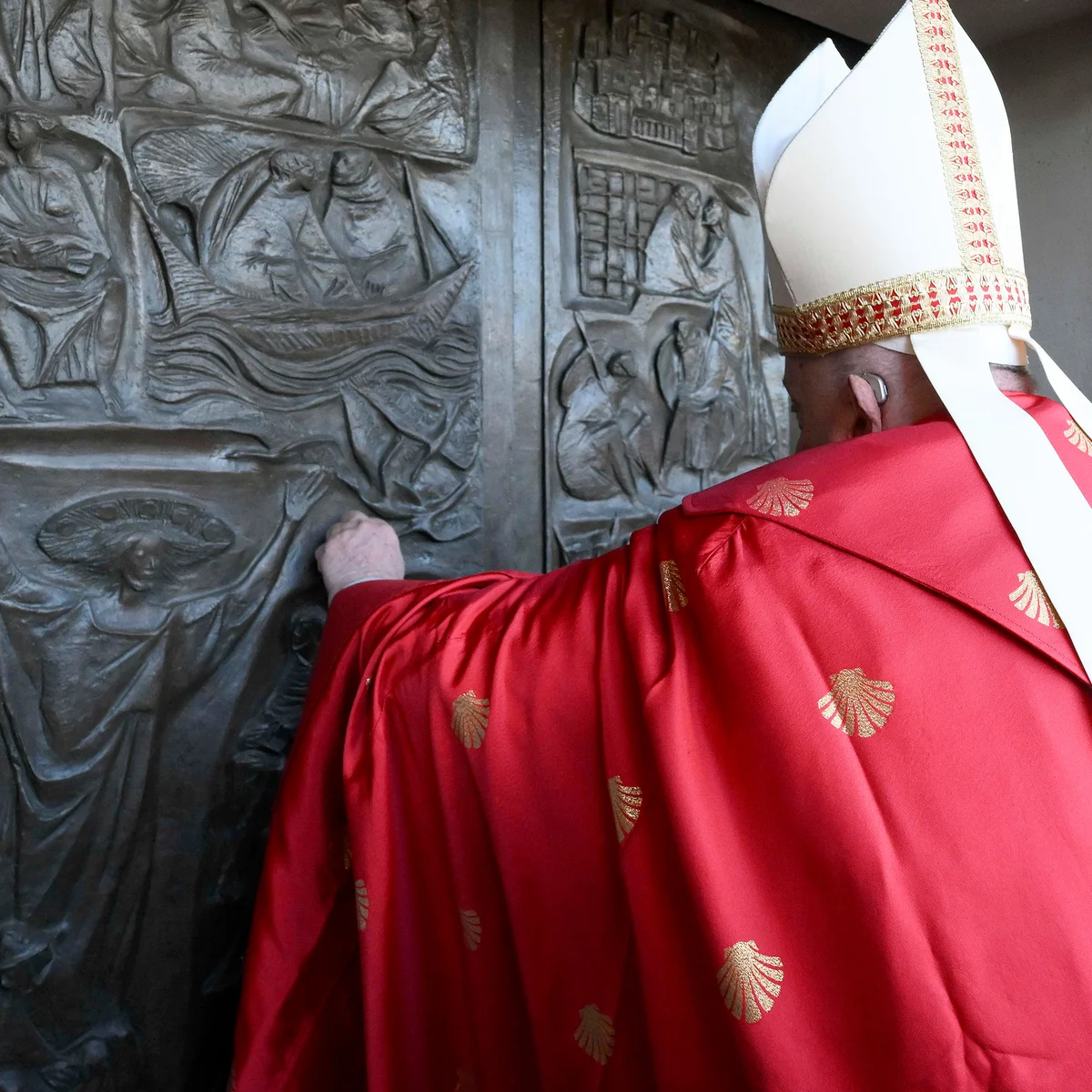 Papa Francisc deschide o „ușă sacră” la închisoarea Rebibbia. Acesta este un gest simbolic de speranță pentru prizonieri