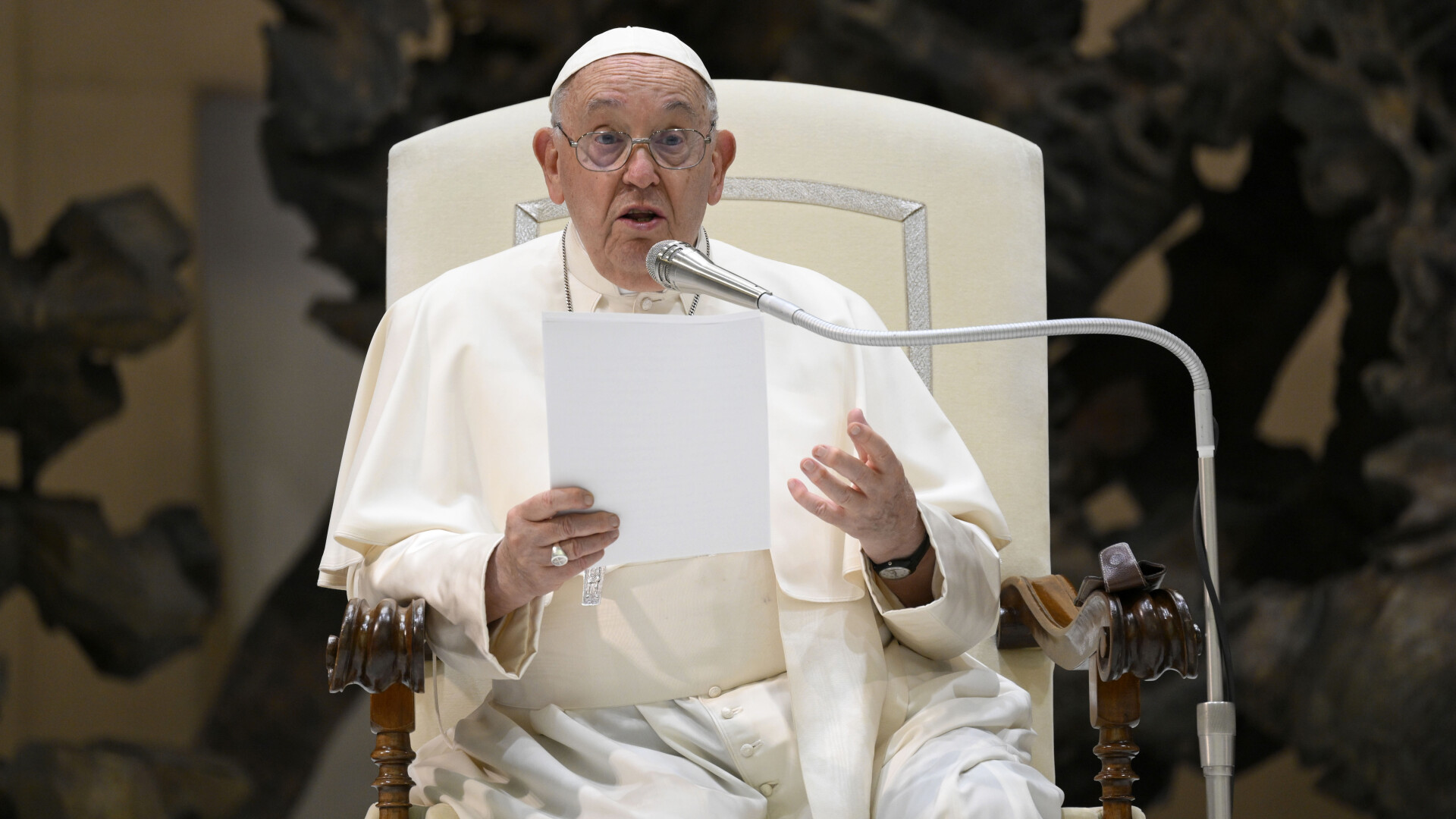 Papa Francisc face apel la încetarea focului înainte de Crăciun „pe toate fronturile de război”