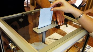 CCR se reunește pentru decide validarea sau invalidarea Turului 1 al alegerilor prezidențiale. Toni Neacșu: „Dacă procesul electoral trebuie reluat, ajungem într-o zonă complicată constituțional”