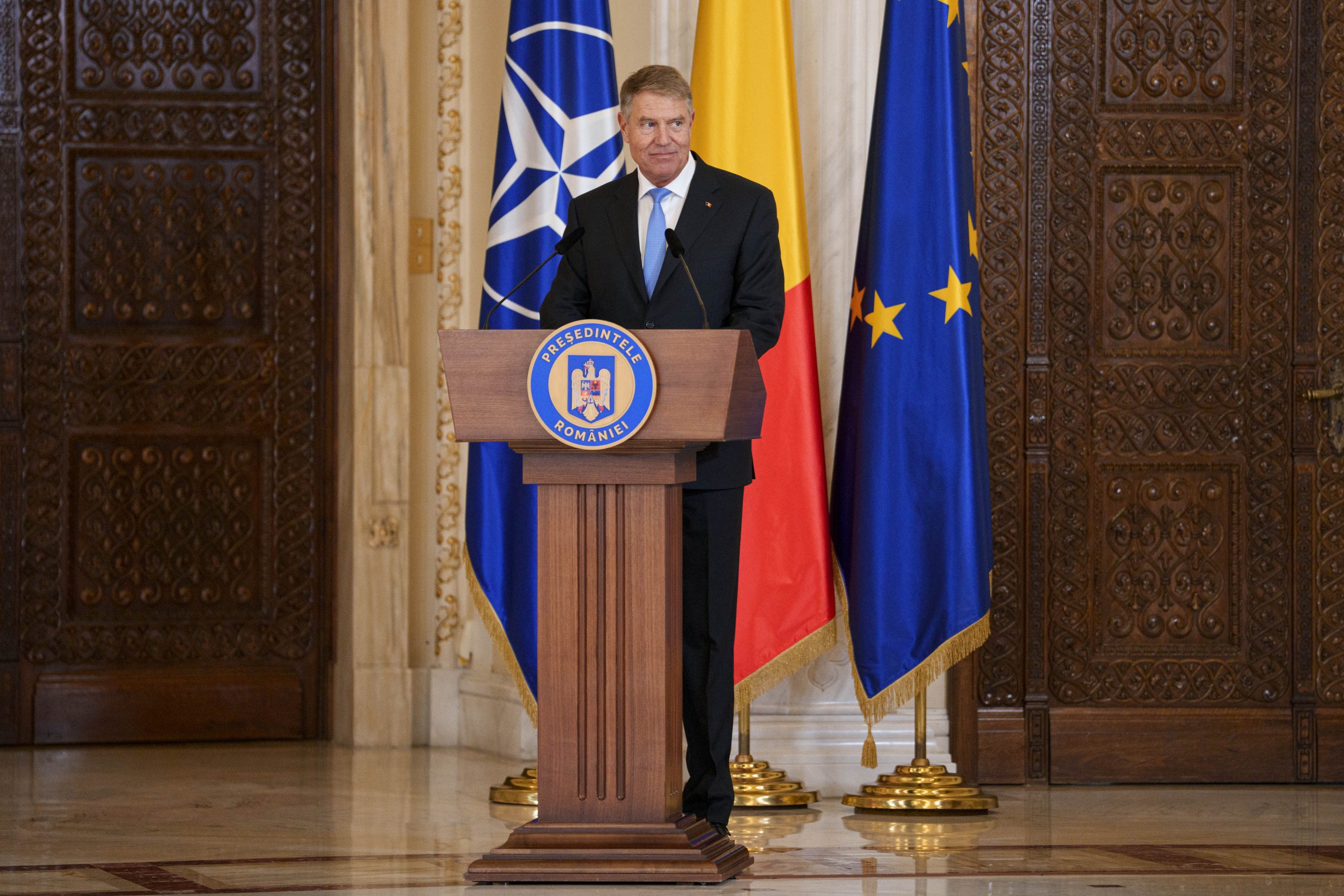Klaus Iohannis își aduce aminte de doleanțele românilor. Cum și-au împărțit politicienii Guvernul și ce tip de candidat caută pentru prezidențiale