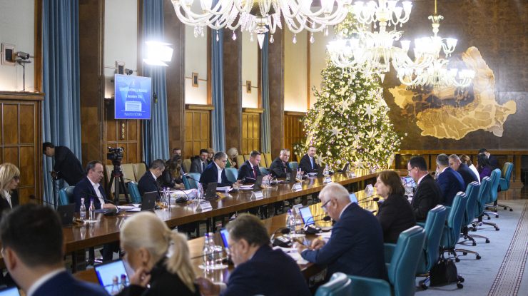 USR este dat la o parte de la guvernare. La ce se poate aștepta România în 2025 și ce înseamnă noua candidatură a lui Nicușor Dan