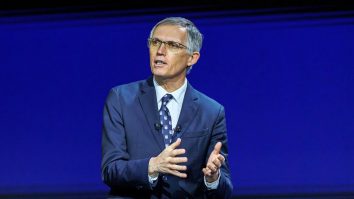 Șeful gigantului Stellantis, Carlos Tavares, a demisionat brusc. Decizia vine la două luni după un avertisment privind profitul companiei