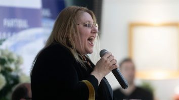 Diana Șoșoacă face primele declarații după EXIT POLL: „Ciordacu și ai lui au distrus Ziua Națională. SENS și POT sunt ale lui Coldea. Solicit tuturor partidelor naționaliste și suveraniste o alianță prin care să preluăm puterea la Guvernare”