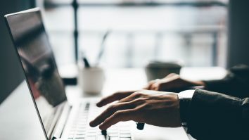 PimEyes: scary sau util? Site-ul poate găsi toate fotografiile tale de pe internet