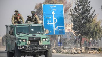 Forțele rebele din Siria au declarat Damascul „liber”. Reuters: Bashar al-Assad s-a urcat la bordul unui avion și a părăsit Damasc