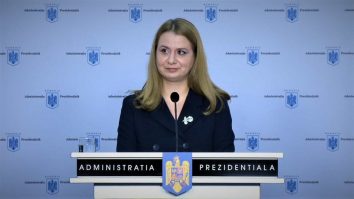 Ligia Deca implementează Programul Național de Sprijin pentru Utilizarea Corectă a Limbii Române. Profesor: „Fiecare școală are nevoie de materiale cât mai actualizate”