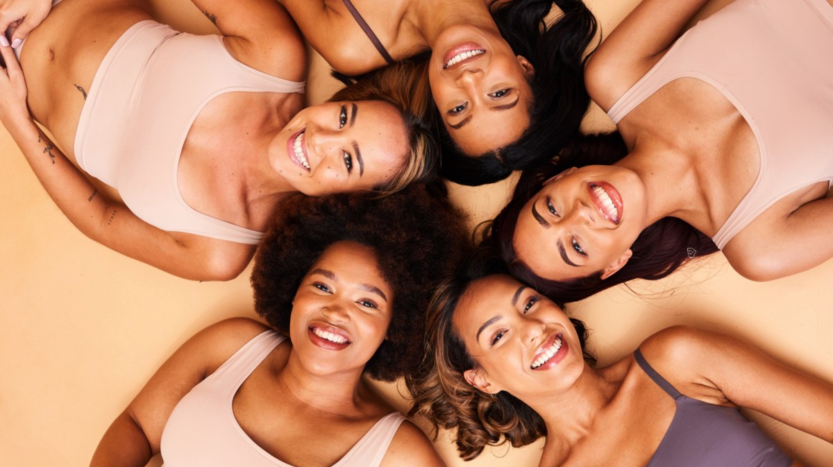 Microfeminismul câștigă popularitate pe TikTok. Ce reprezintă această tendință