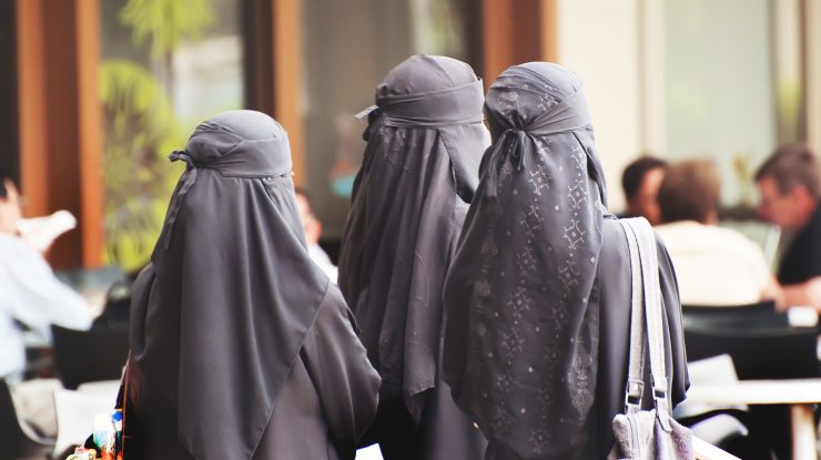 Iranul impune un nou set de „legi ale moralității”. Ce pedepse pot primi femeile care nu le respectă