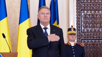 Iohannis a declarat că va rămâne în funcție până la alegerea unui nou președinte. Ce va urma pentru România