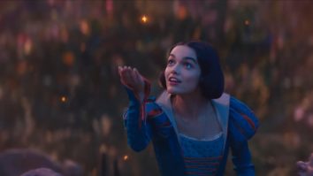 Noul trailer pentru remake-ul live-action Disney al filmului „Albă ca Zăpada” a fost lansat oficial. Când apare pelicula în cinematografe