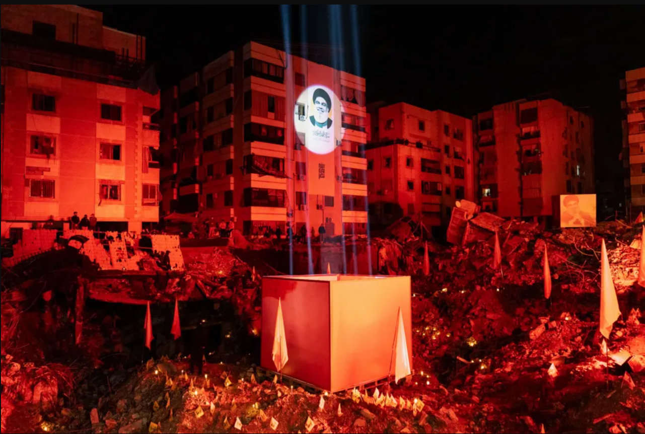 Mii de persoane vizitează locul asasinării lui Hassan Nasrallah, liderul Hezbollah