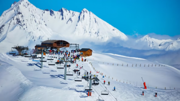 Tu știi unde mergi la schi? Sezonul a început în România și în Alpi cu pârtii înzăpezite