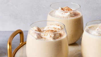 De Crăciun, ai destulă mâncare, dar ce bei? Cele mai festive cocktailuri pe care merită să le încerci